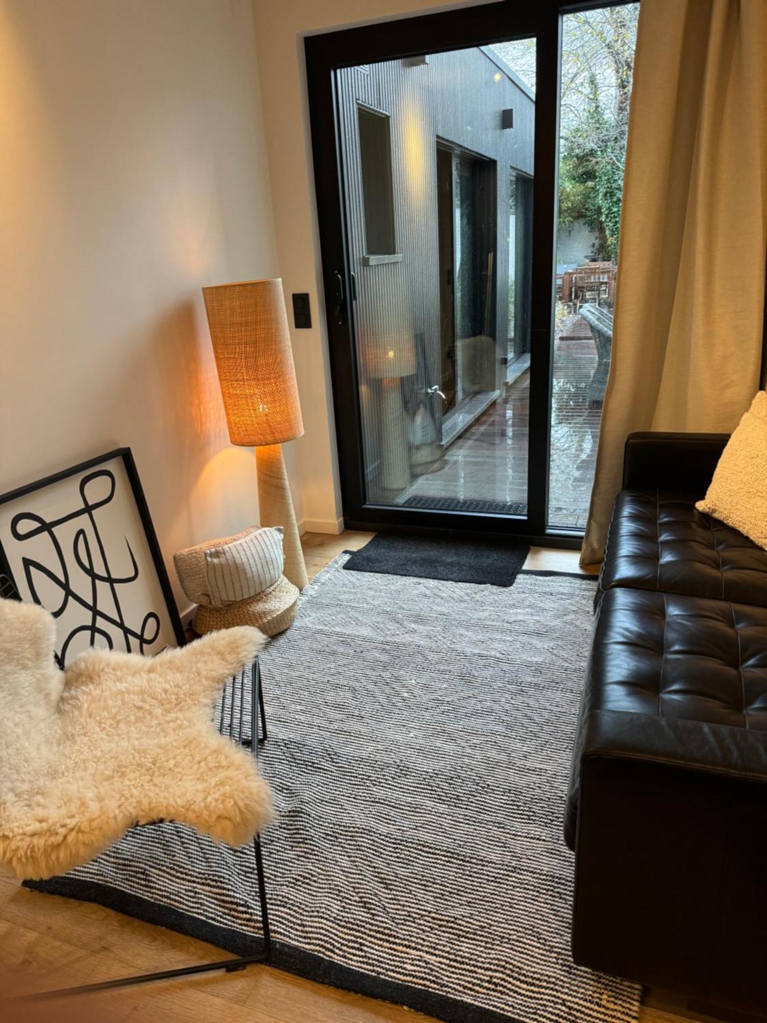 Luxury Apartment With Cosy Garden! خنت المظهر الخارجي الصورة